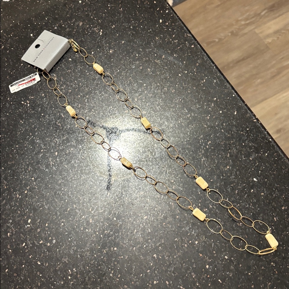 New York & Company gold-tone link necklace  w cream rectangular beads New(lot2)